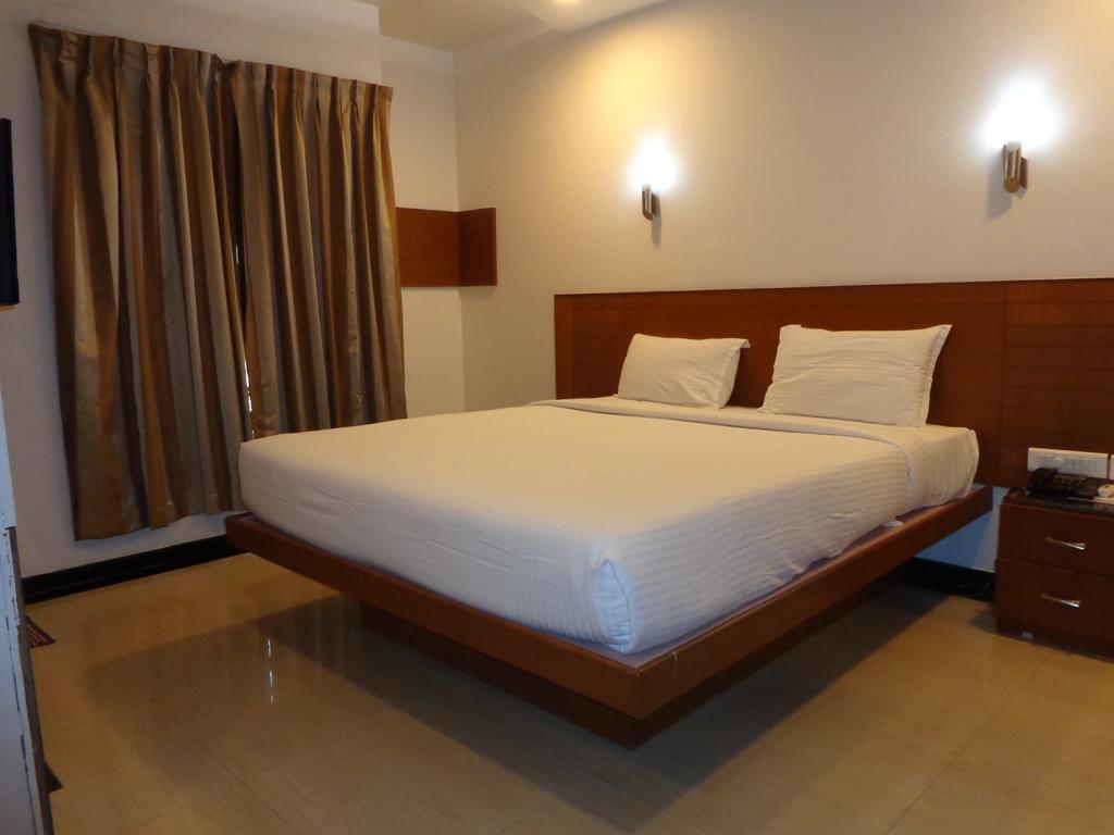 Sanu International Hotel Namakkal Room photo