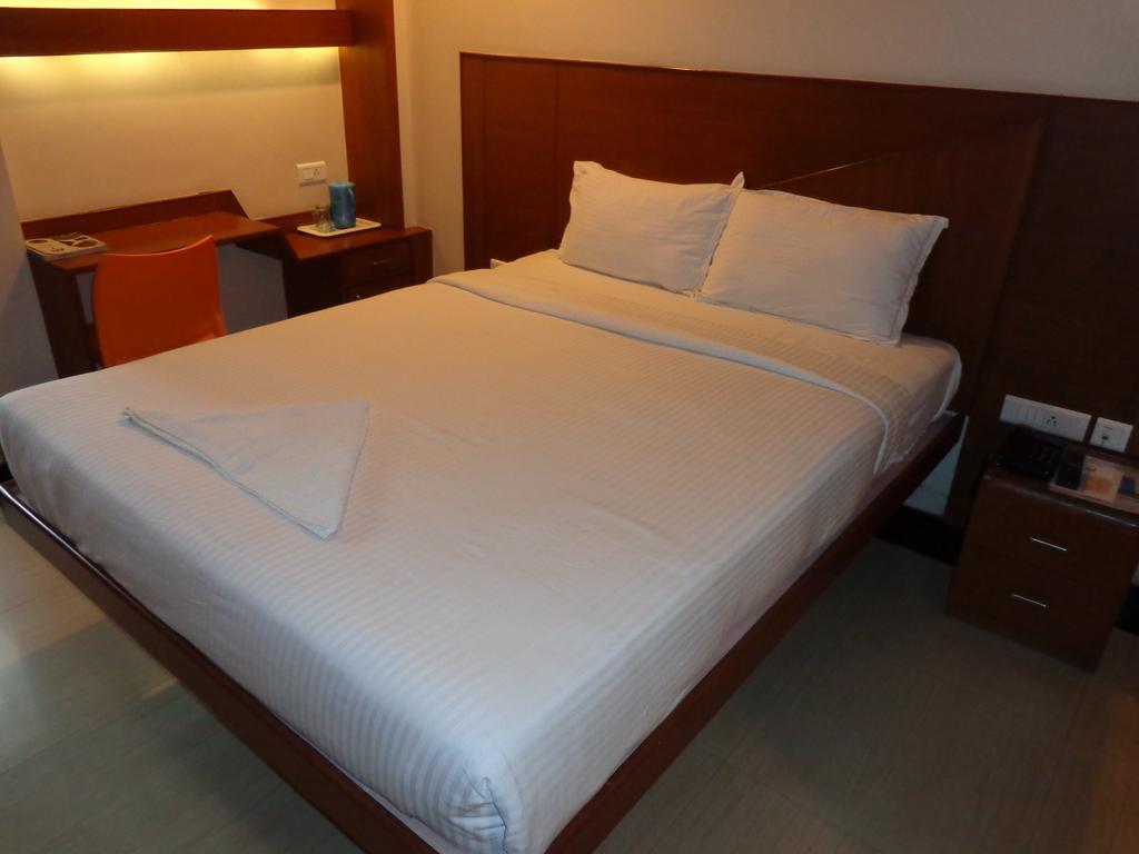 Sanu International Hotel Namakkal Room photo