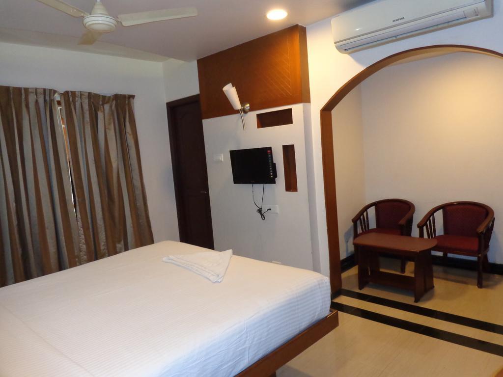 Sanu International Hotel Namakkal Room photo