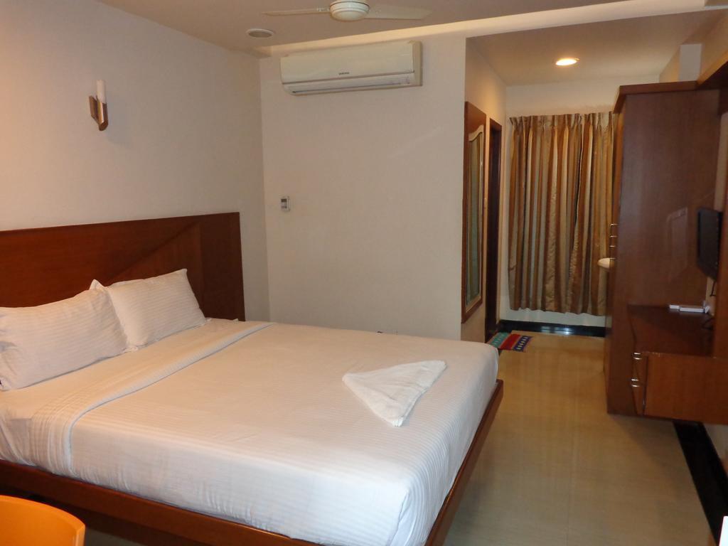 Sanu International Hotel Namakkal Room photo